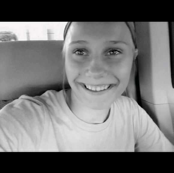 Meet your Posher, Julianna - Picture 1 of 1